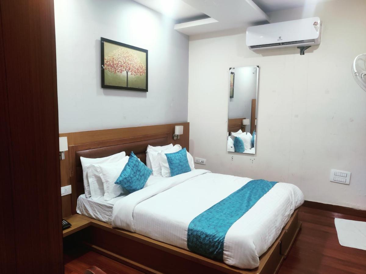 Banyan Hotel&Restro Hisār Exterior foto