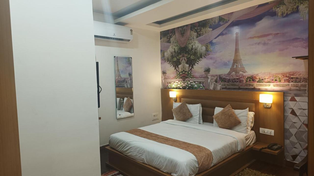 Banyan Hotel&Restro Hisār Exterior foto